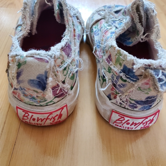 Blowfish Toddler Girl Floral Sneakers - Picture 5 of 9
